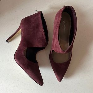 BCBGeneration pointed toe heel